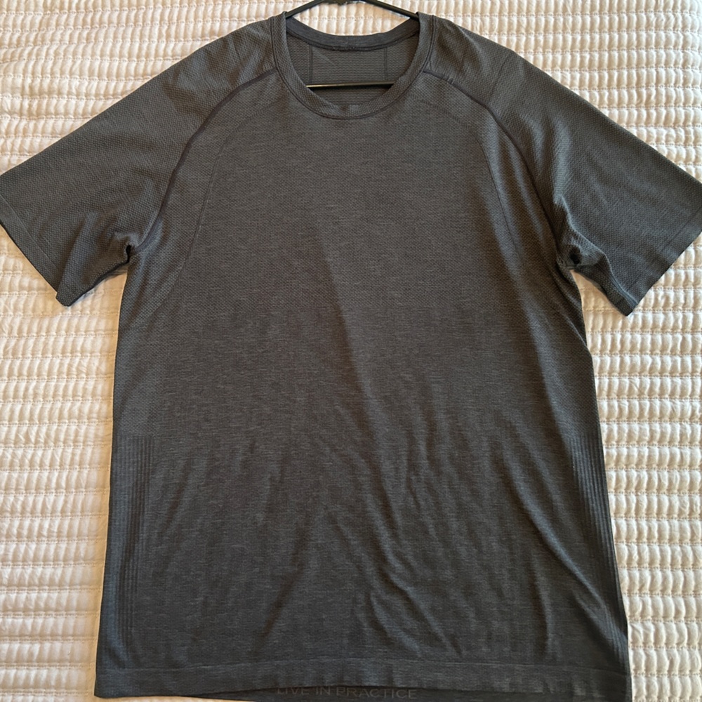 Lululemon Men’s Dry Sense Athletic Top - Like New/Large